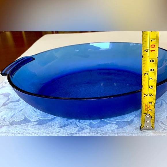 Cobalt blue glass deep round shaped serving plate with two handles serving dish - Picture 4 of 15